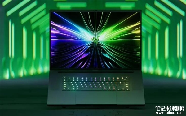 雷蛇灵刃Razer Blade 18笔记本上市 18寸屏幕i9-14900HX+RTX4090，笔记本评测网（bjbpc.com）