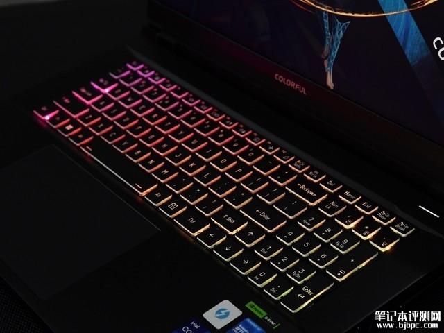 七彩虹将星X17 Pro Max笔记本（(i9 14900HX+RTX4090)）评测，笔记本评测网（bjbpc.com）